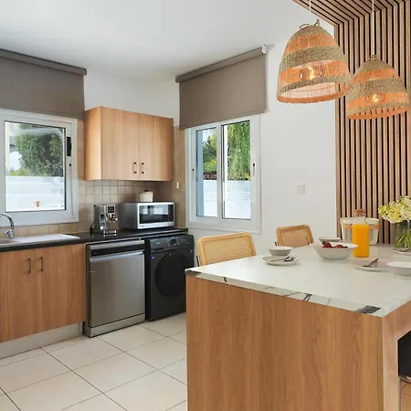 Luxvillasrentals فيلة أيا نابا