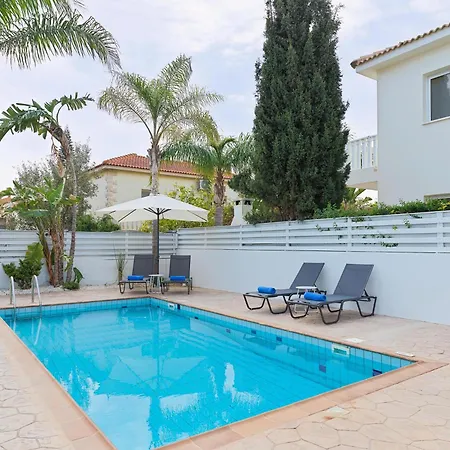 Luxvillasrentals فيلة *