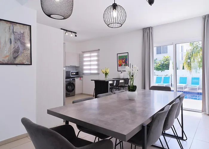 Luxvillasrentals Villa Agia Napa