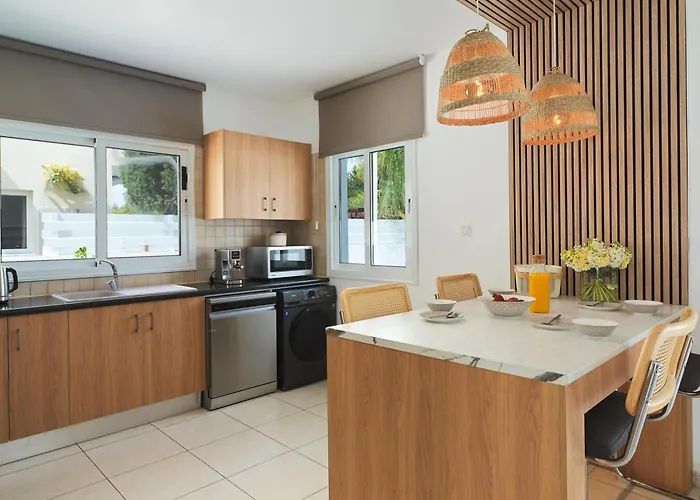 Luxvillasrentals Villa Agia Napa