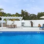 Villa Luxvillasrentals *