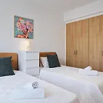 Villa Luxvillasrentals *