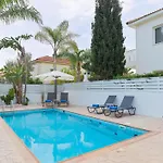 Luxvillasrentals Villa *