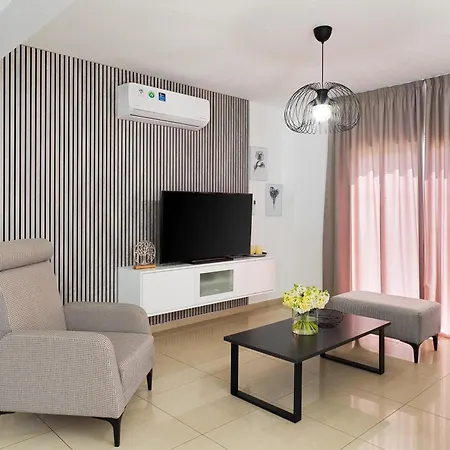 Luxvillasrentals Ajía Nápa