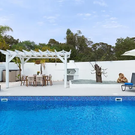 Villa Luxvillasrentals *