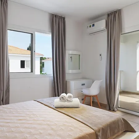Luxvillasrentals *
