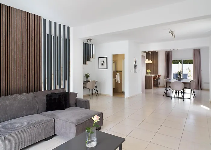 Luxvillasrentals ヴィラ