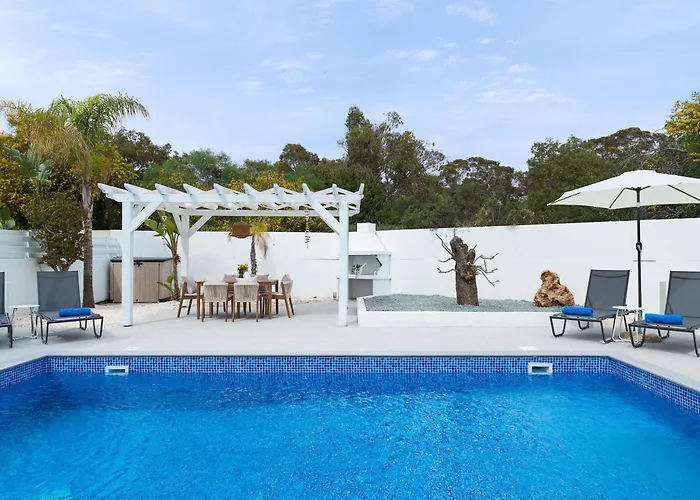 Villa Luxvillasrentals *