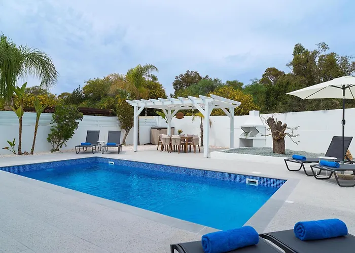 Luxvillasrentals アヤナパ