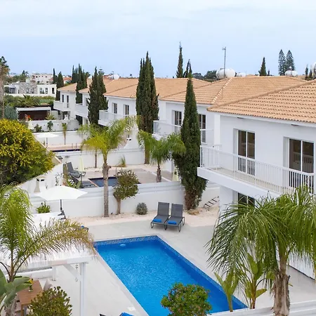 Luxvillasrentals * Ayia Napa