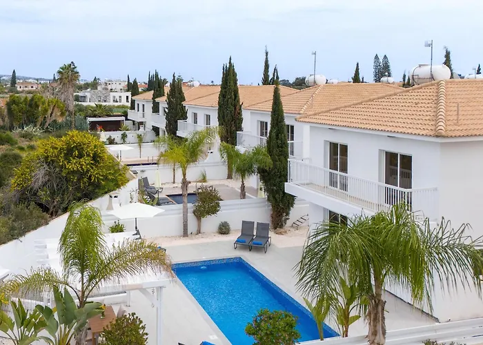 Luxvillasrentals * Ayia Napa