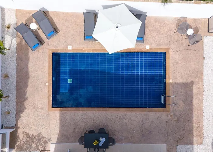 Luxvillasrentals Villa *