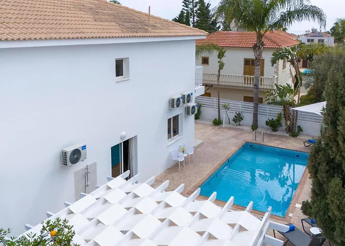 Villa Luxvillasrentals *